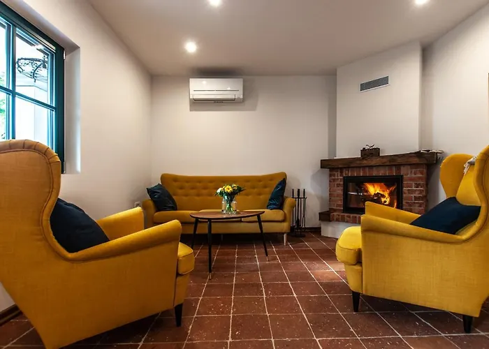 Entire House In The Center Of - Free Parking - Dragon Garden Pavilion