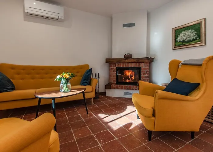 Entire House In The Center Of - Free Parking - Dragon Garden Pavilion Ubytování v soukromí