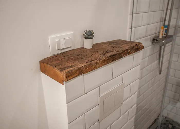 Entire House In The Center Of - Free Parking - Dragon Garden Pavilion Ubytování v soukromí *