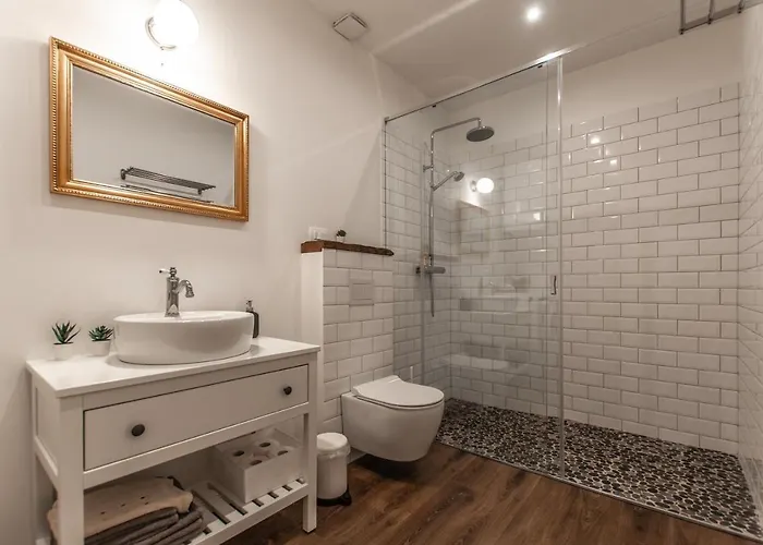 Ubytování v soukromí Entire House In The Center Of - Free Parking - Dragon Garden Pavilion Lublaň