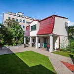 Проживание в семье Entire House In The Center Of - Free Parking - Dragon Garden Pavilion Любляна