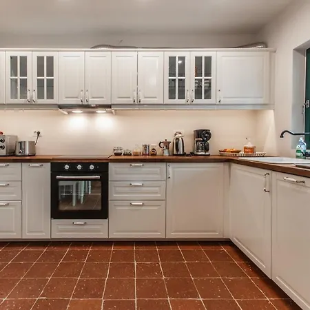 Entire House In The Center Of - Free Parking - Dragon Garden Pavilion * Lubiana