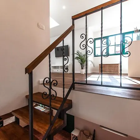 Entire House In The Center Of - Free Parking - Dragon Garden Pavilion Accommodatie bij particulieren Ljubljana