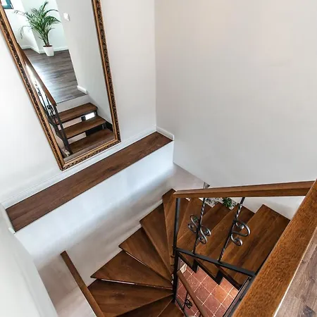 Alloggio in famiglia Entire House In The Center Of - Free Parking - Dragon Garden Pavilion