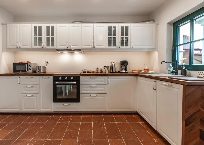 Entire House In The Center Of - Free Parking - Dragon Garden Pavilion * リュブリャナ