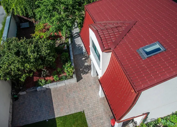 Entire House In The Center Of - Free Parking - Dragon Garden Pavilion