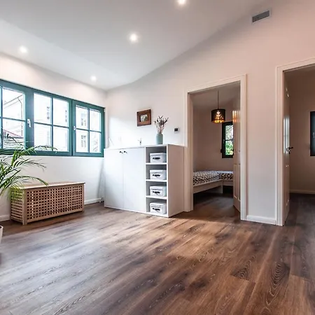 Ubytování v soukromí Entire House In The Center Of - Free Parking - Dragon Garden Pavilion Lublaň