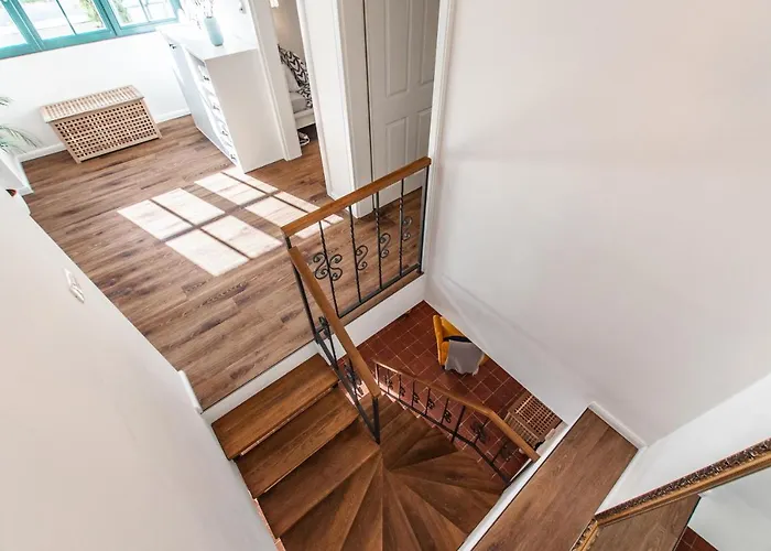 Entire House In The Center Of - Free Parking - Dragon Garden Pavilion Homestay