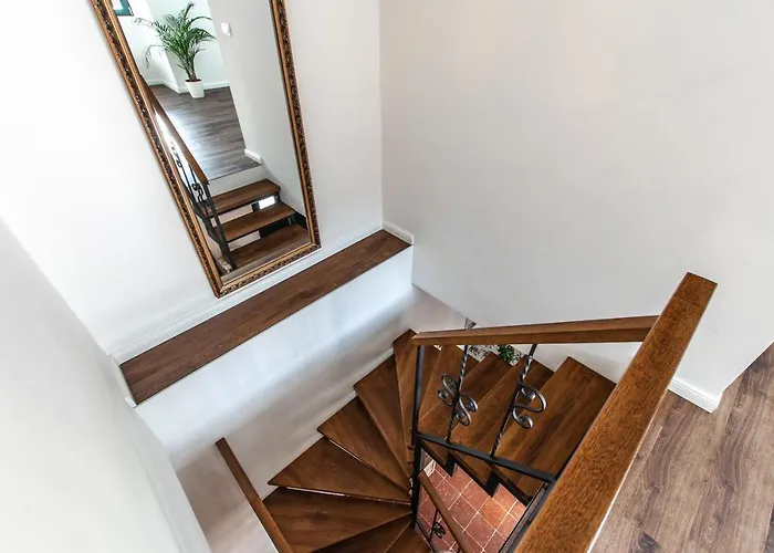 Homestay Entire House In The Center Of - Free Parking - Dragon Garden Pavilion