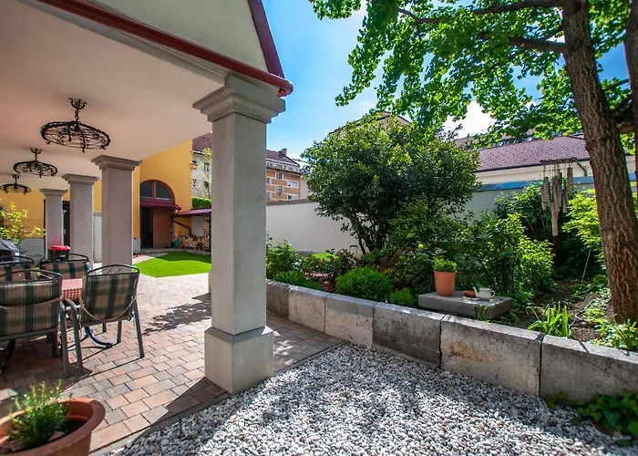 Entire House In The Center Of - Free Parking - Dragon Garden Pavilion Homestay Ljubljana